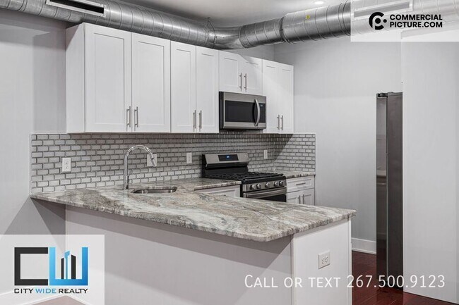 Building Photo - 929 Marlborough St