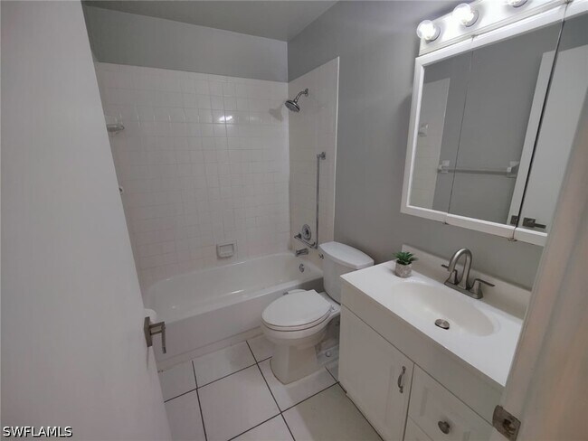 Building Photo - 2668 Kings Lake Blvd