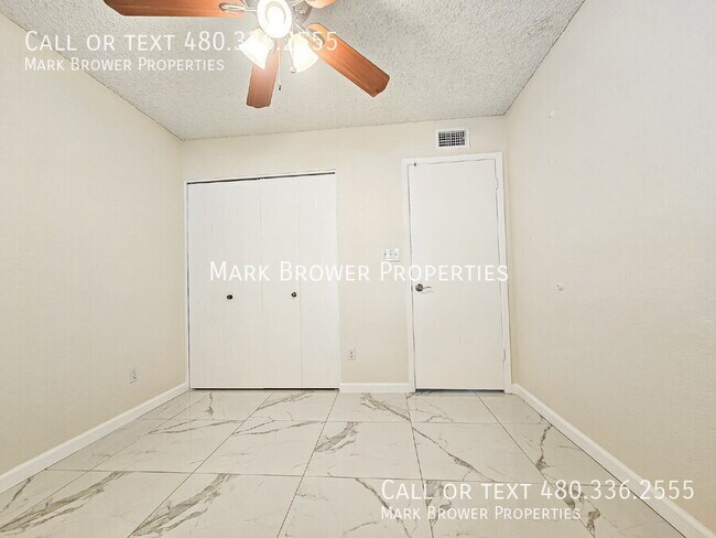 Building Photo - 643 W Medina Ave