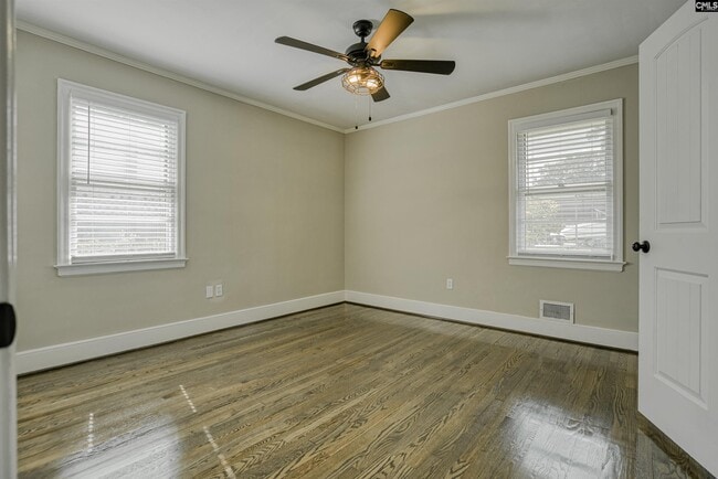 Building Photo - 700 Jansen Ave