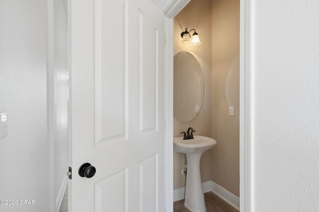 Building Photo - 323 Madison Circle