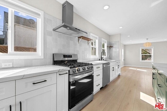 Building Photo - 2214 Benecia Ave