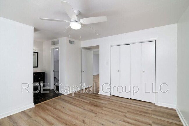 Building Photo - 2816 Throckmorton St