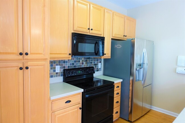 Building Photo - 30 Cedar Rock Dr