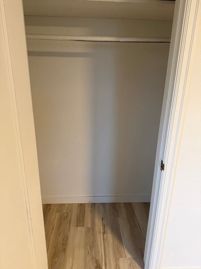 Building Photo - Sweet Home 3234