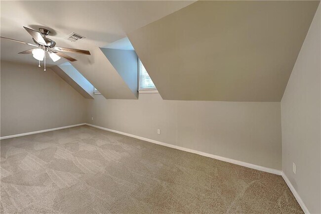 Building Photo - 77 Vienna Way