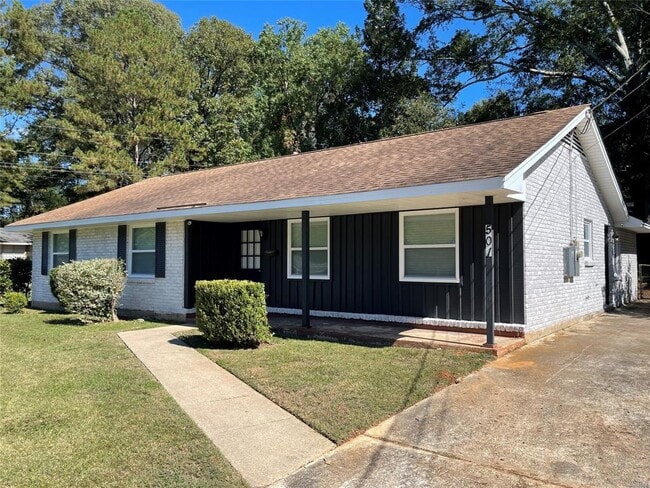Building Photo - 501 Avondale Rd