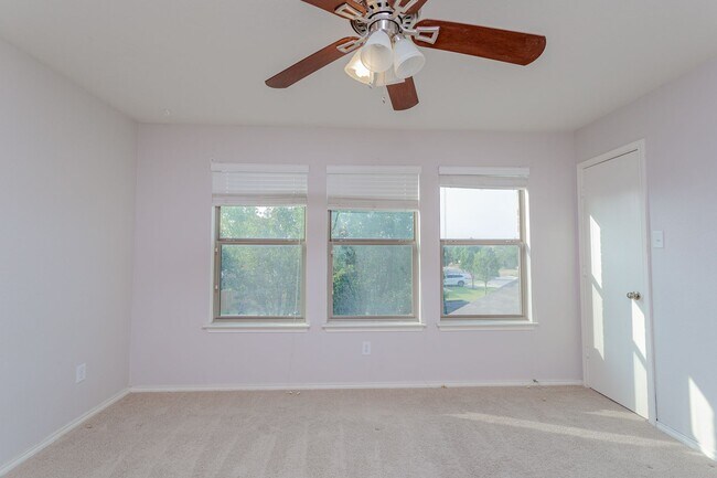 Building Photo - 2007 Rim Rock Dr