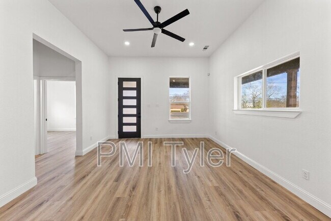 Building Photo - 1259 Bonham St