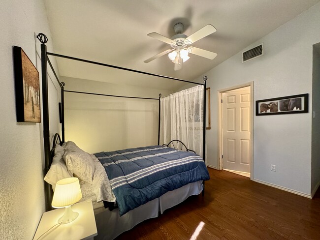 Building Photo - 8957 Taline Cir