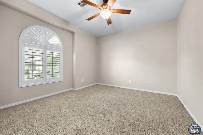 Building Photo - 2751 Sandalwood Dr