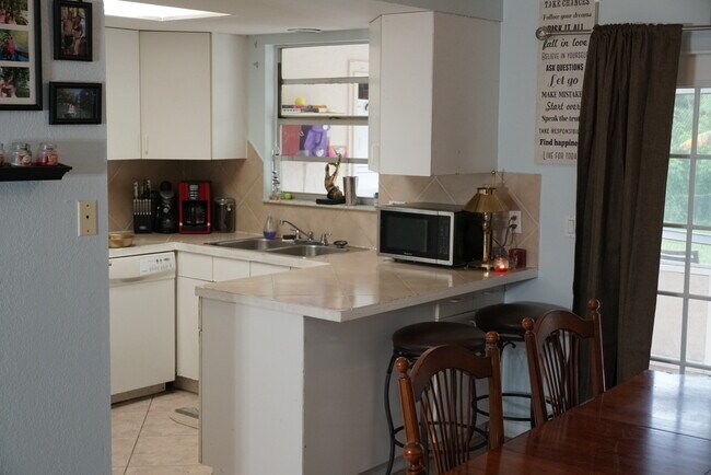 Building Photo - 19217 Tangerine Rd