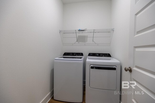 Building Photo - 501 Huller Ave