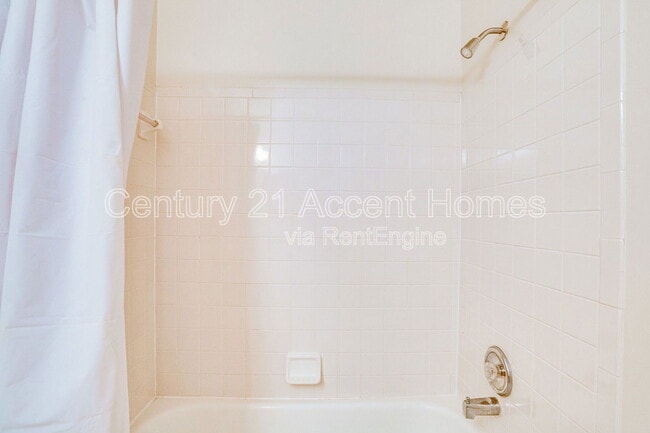 Building Photo - 6008 Keble Dr