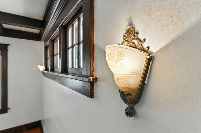 Building Photo - 2965 Harris Street