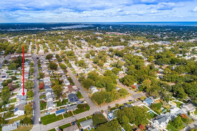 Building Photo - 1331 Sunset Ave