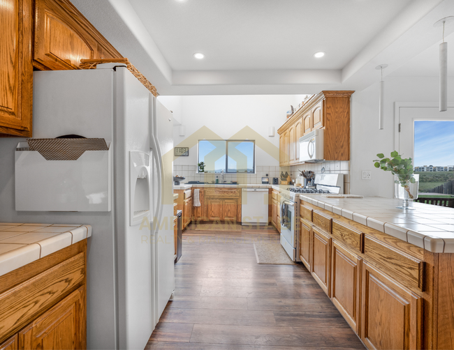 Building Photo - 865 Amethyst Dr