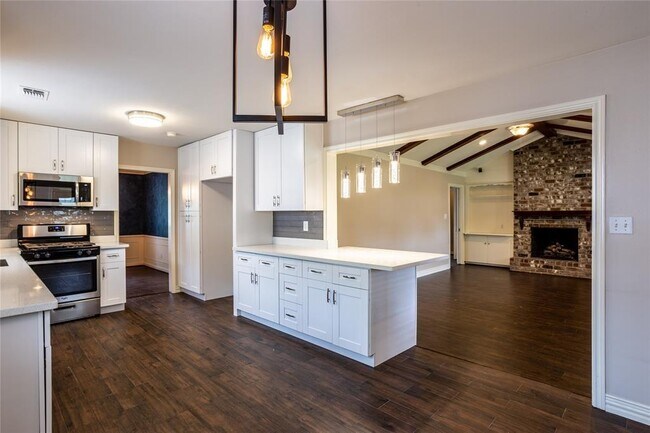 Building Photo - 2114 Walnut Bend Ln