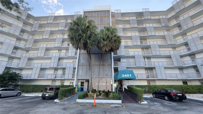 Building Photo - 3401 N Country Club Dr