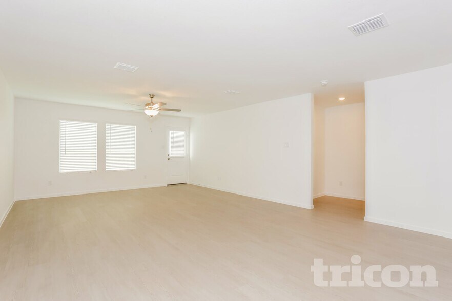 Building Photo - 15221 Grappling Irons Ln