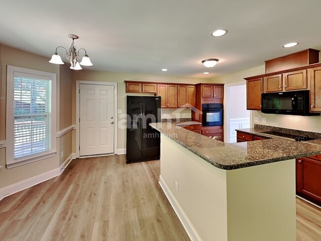 Building Photo - 34 Pamela Ln