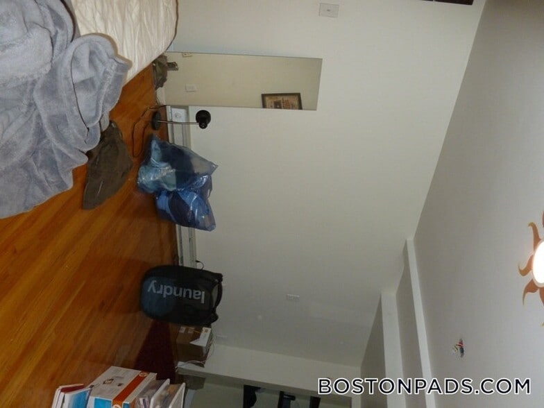 Building Photo - 171 Hemenway St