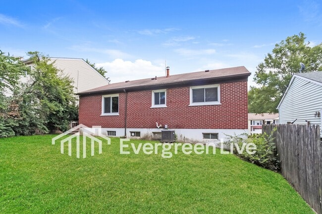 Building Photo - 5987 Sunridge Dr