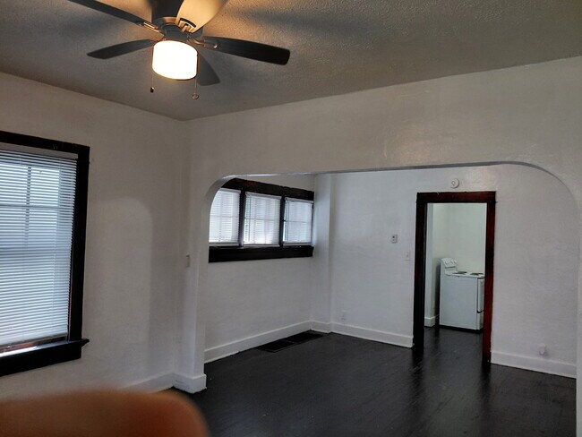 Building Photo - 121-123 Huron Ave
