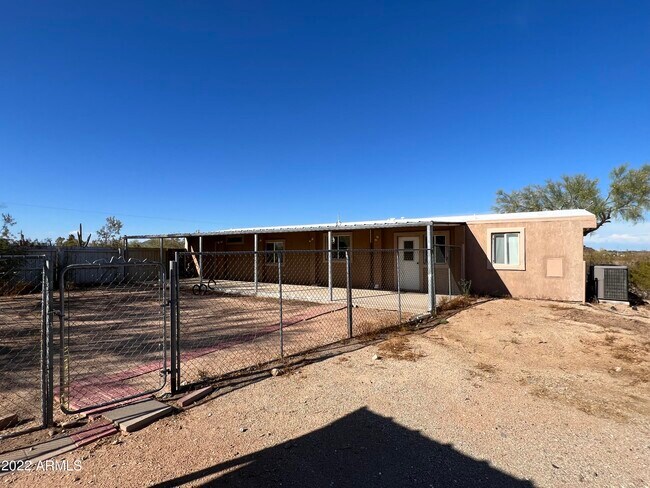 Building Photo - 16511 W Dale Ln