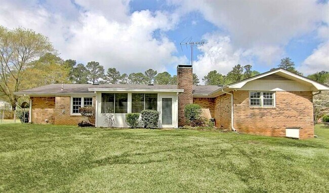 Building Photo - 4710 Navaho Cir