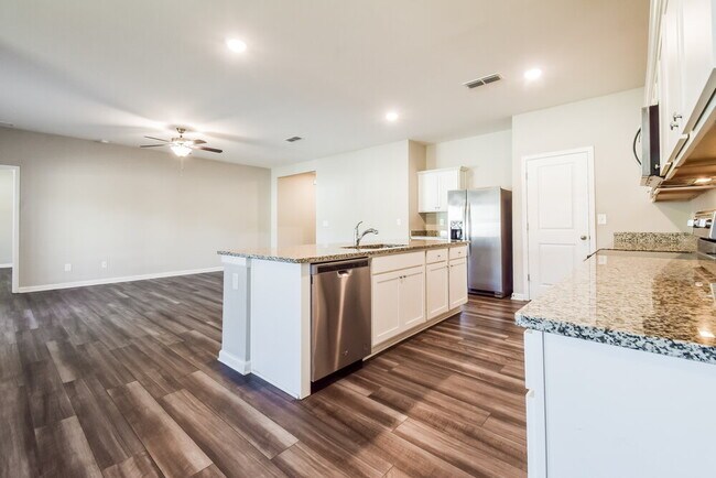 Building Photo - 3939 Kendrick Cir