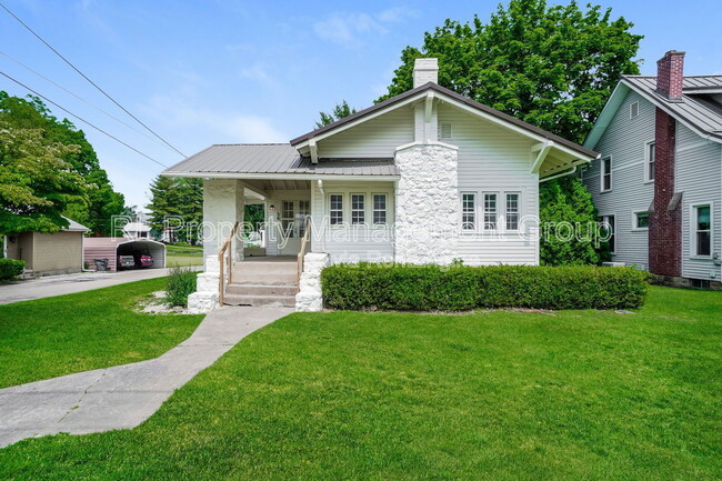 Primary Photo - 56 E Coshocton St