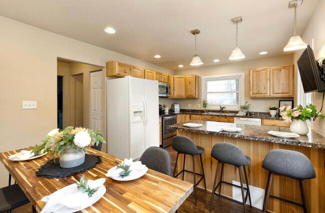 Building Photo - 2720 2nd Ave N