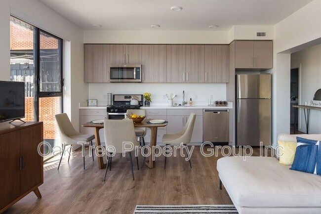 Building Photo - 532 Union St