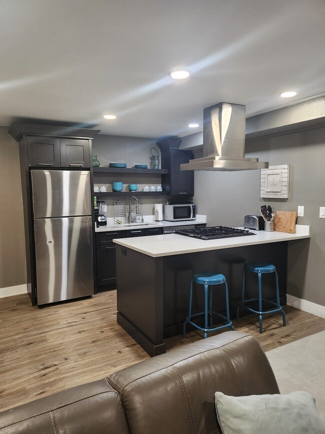 Building Photo - 1741 E 105th Pl