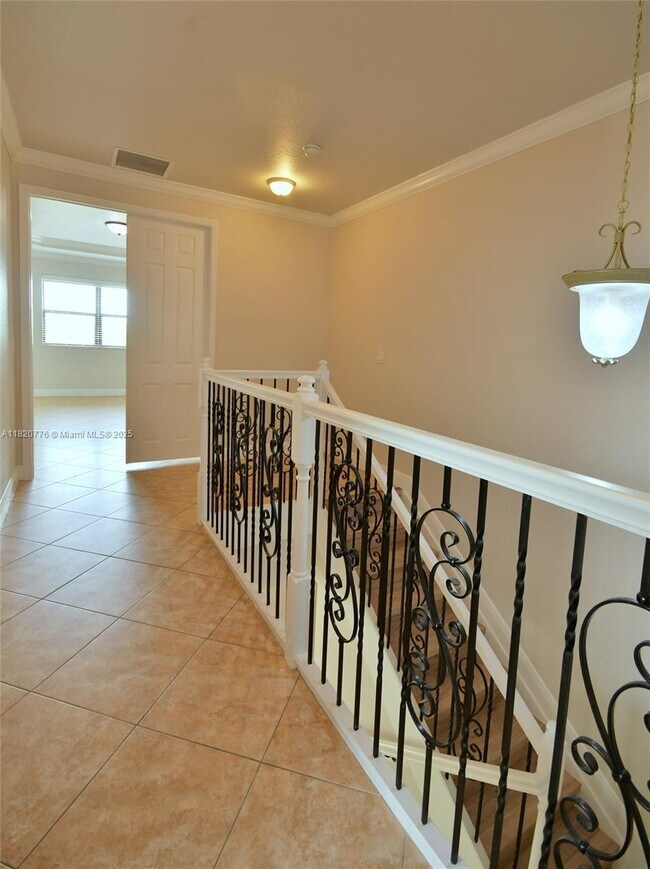Building Photo - 8940 SW 228th Ln