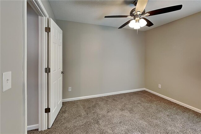 Building Photo - 28 Greystone Ridge