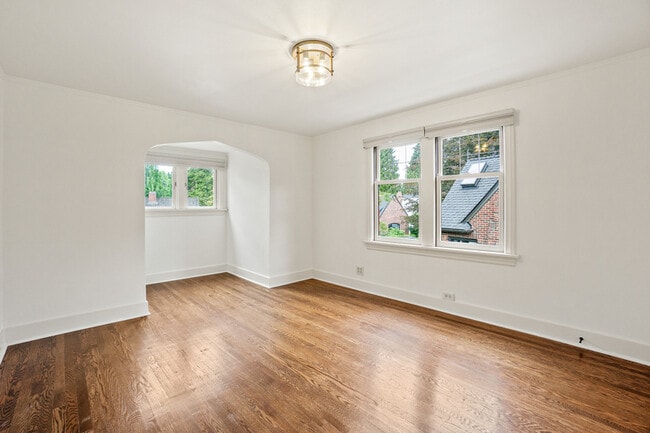 Building Photo - 4208 51st Ave NE