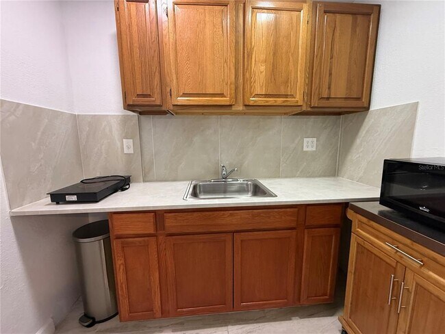 Building Photo - 707 Engel Dr