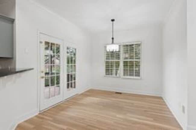 Building Photo - Beautiful Brentwood Home with Inground Pool on Quiet Cul-de-Sac