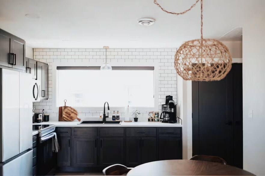 Building Photo - 2601 W 13th St