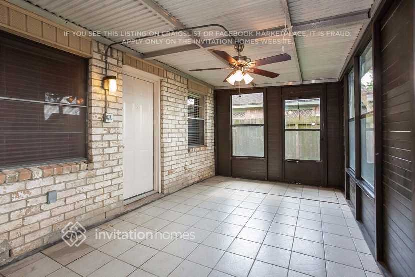 Building Photo - 745 Academy Ln