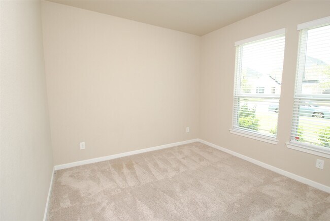 Building Photo - 8326 Oakland Hts Ln