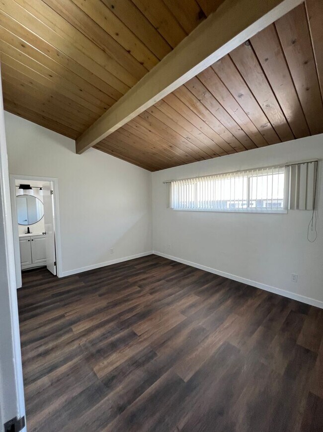 Building Photo - 2753 Buena Vista Ave