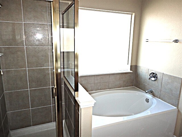 Building Photo - 10308 Oak Branch Ln