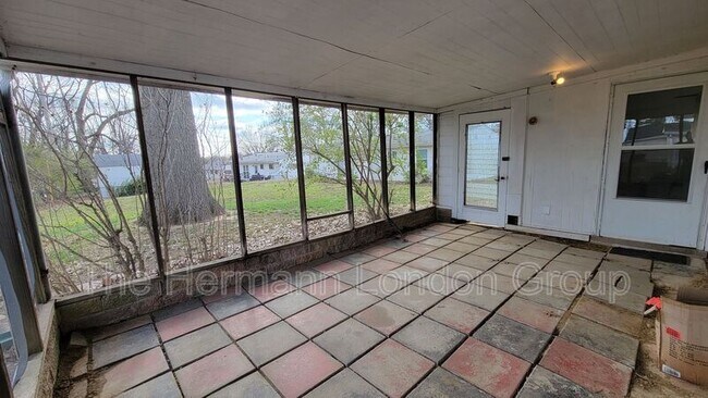 Building Photo - 4204 Beauty Ln