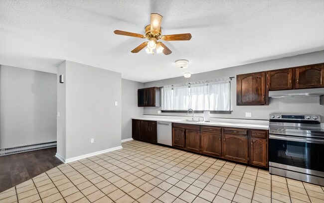 Building Photo - 21 Pebblestone Cir