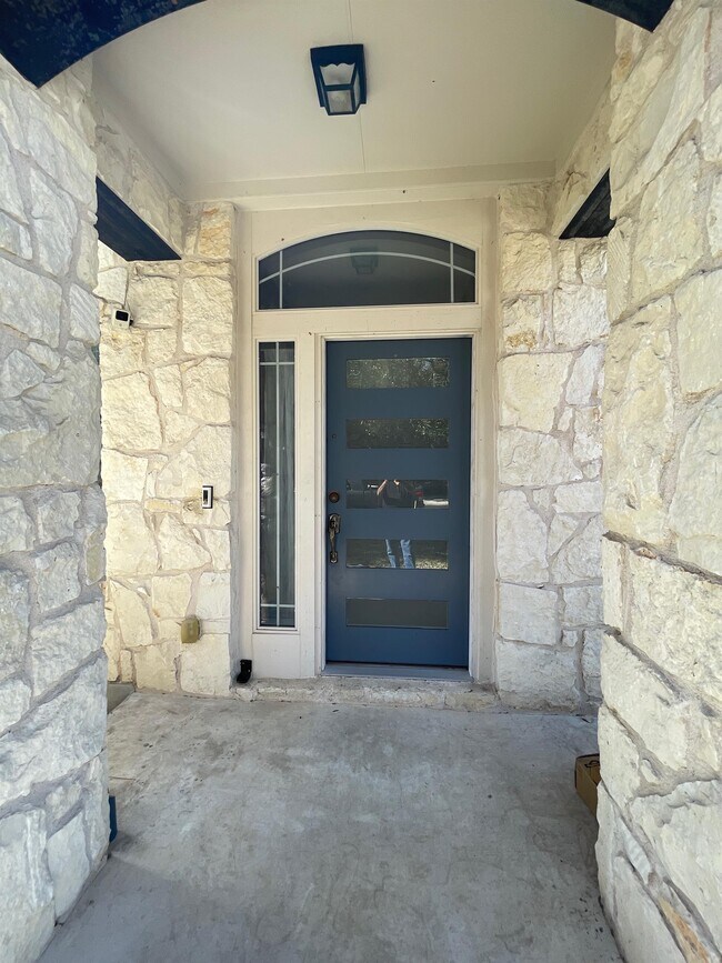 Building Photo - 10312 Yellowstone Dr