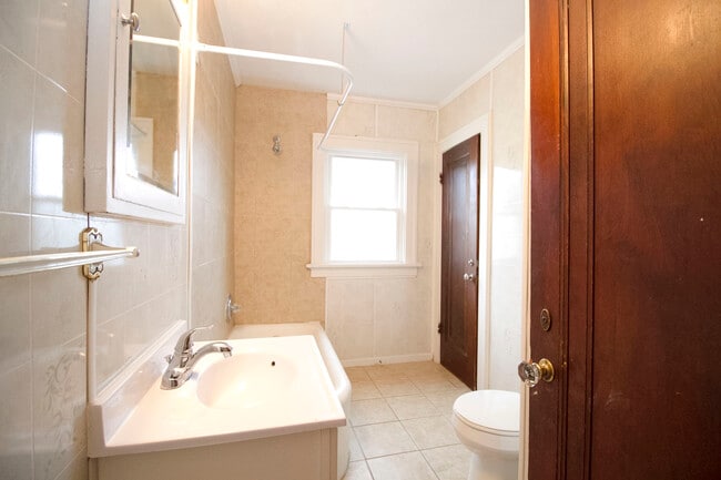 Building Photo - 2151 W Sylvania Ave