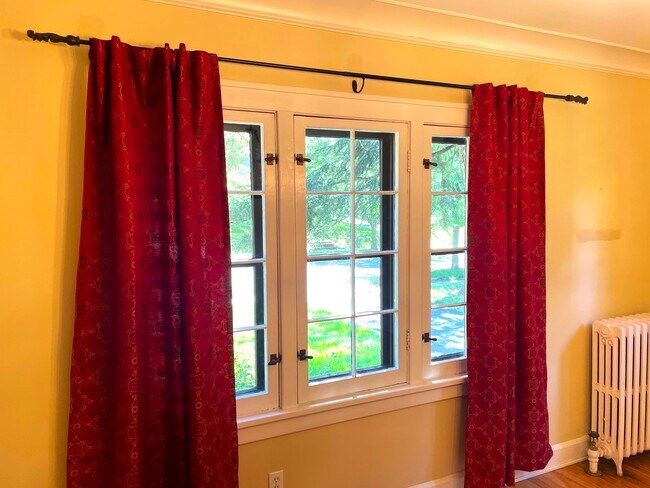 Building Photo - 3403 Dellwood Rd